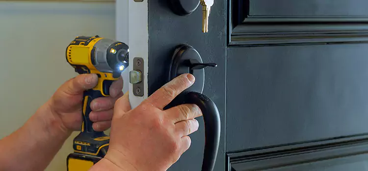 Locksmith Emergency Service Cloverleaf