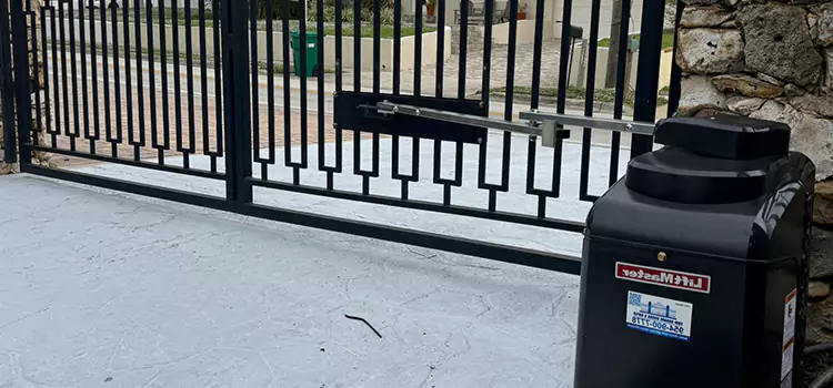 Seamless Installation and Support for Your New Gate in Cloverleaf, TX