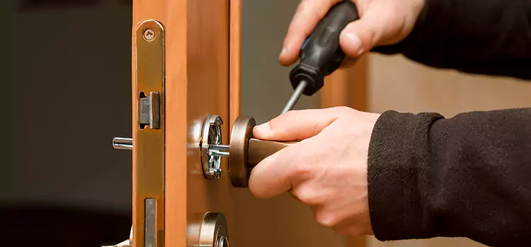Semi Truck Locksmith Cloverleaf