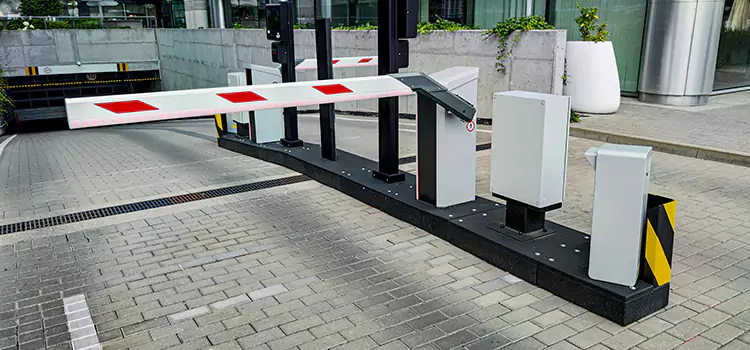 Custom Gate Design & Integration Cloverleaf